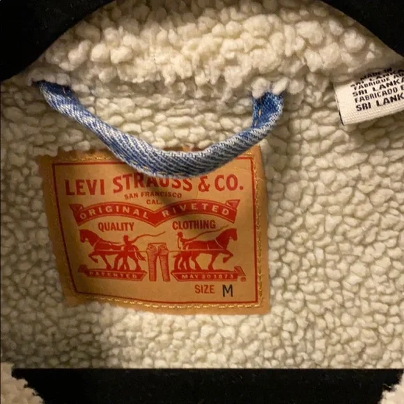 Levi's Blue Jean Jacket with Cream Sherpa Lining - Picture 4 of 6